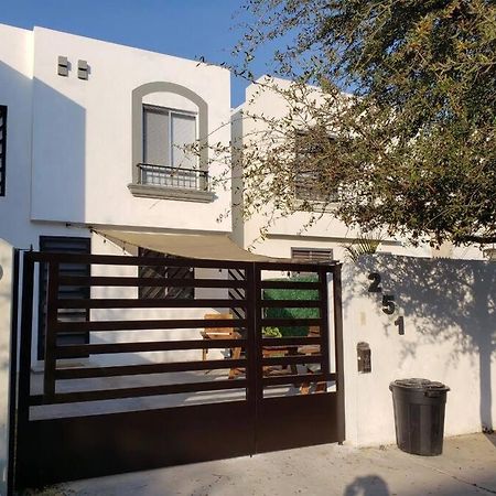 Comfortable And Private House 2 Bedrooms Wifi Parking Free Монтеррей Екстер'єр фото