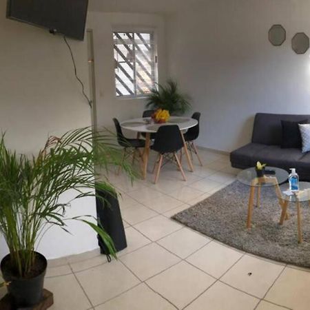 Comfortable And Private House 2 Bedrooms Wifi Parking Free Монтеррей Екстер'єр фото