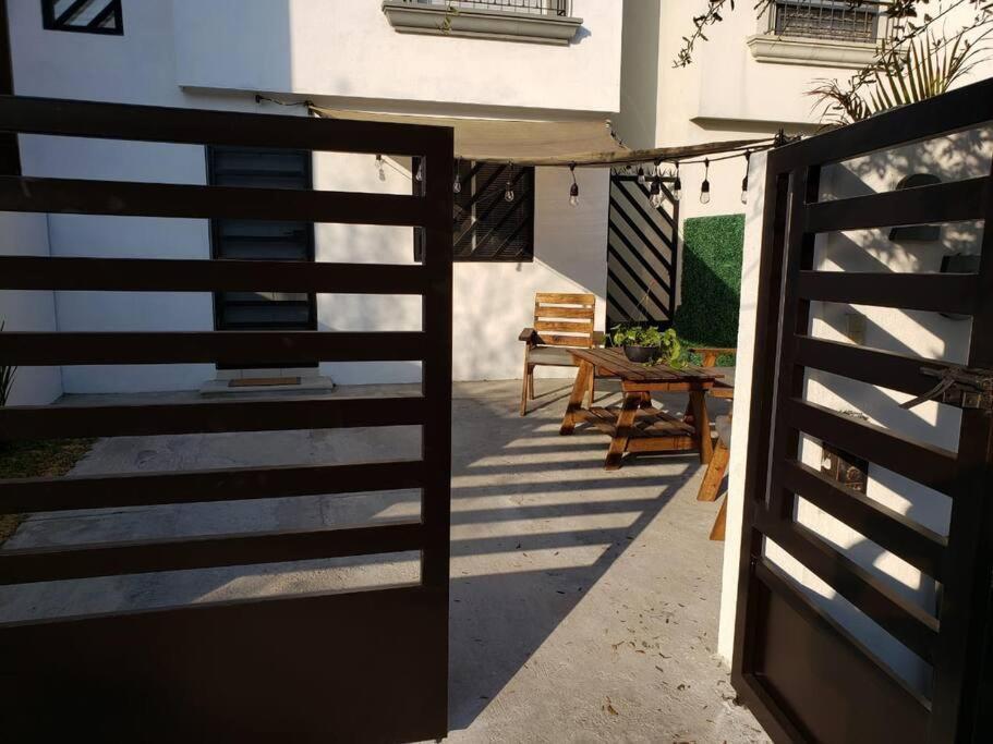 Comfortable And Private House 2 Bedrooms Wifi Parking Free Монтеррей Екстер'єр фото