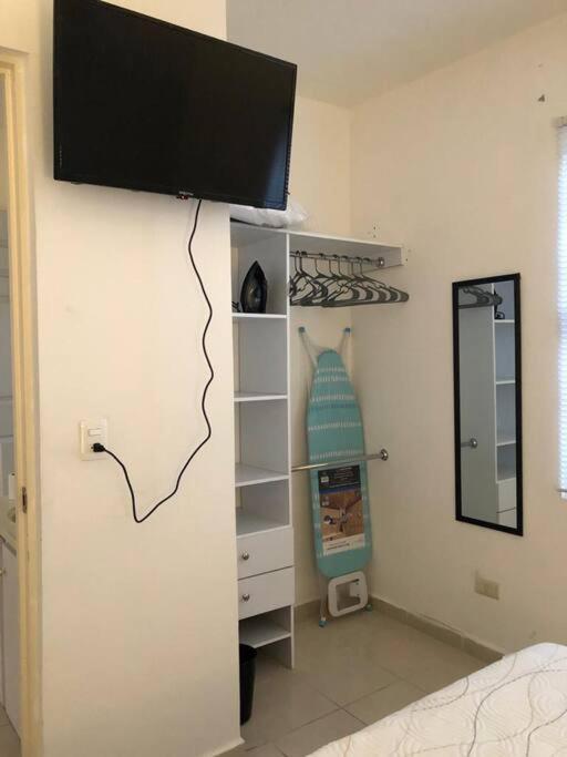 Comfortable And Private House 2 Bedrooms Wifi Parking Free Монтеррей Екстер'єр фото